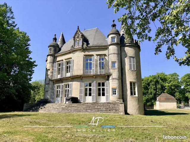 Appartement 7 pièces 150 m²
