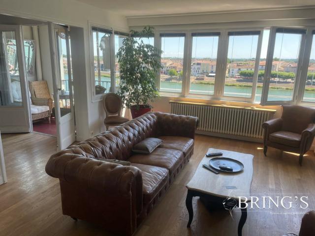Appartement 7 pièces 160 m²