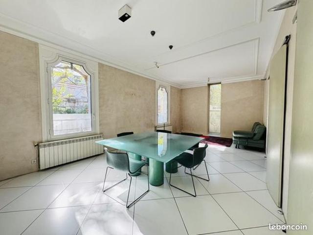 Appartement 7 pièces 160 m²