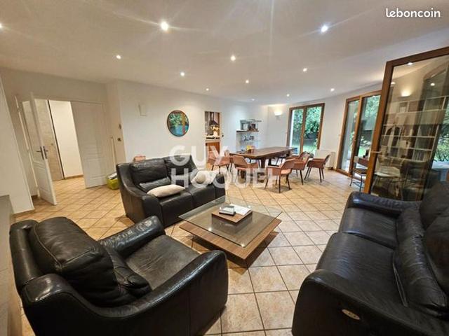 Appartement 7 pièces 161 m²