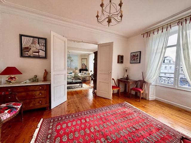 Appartement 7 pièces 170 m²