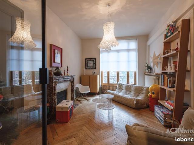 Appartement 7 pièces 172 m²