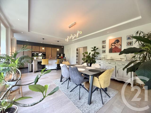 Appartement 7 pièces 172 m²