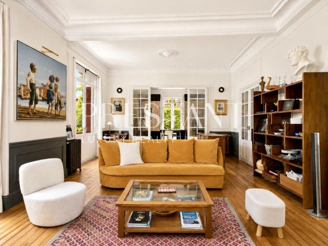 Appartement 7 pièces 178 m²