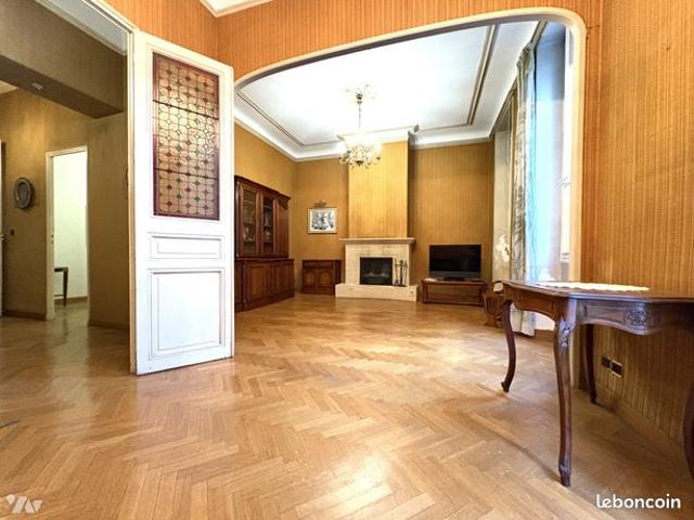 Appartement 7 pièces 180 m²