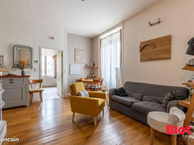 Appartement 7 pièces 181 m²