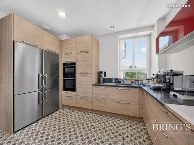 Appartement 7 pièces 181 m²