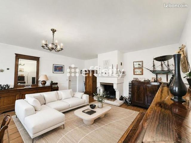 Appartement 7 pièces 186 m²