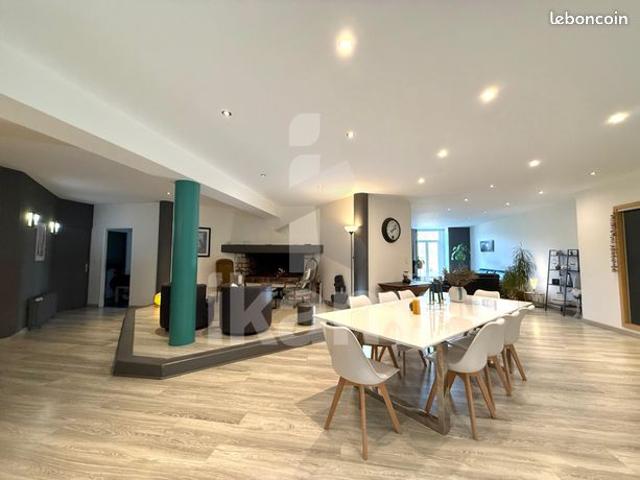 Appartement 7 pièces 189 m²