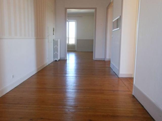 Appartement 7 pièces, 194 m² à louer à Saumur 49400