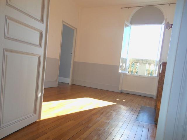 Appartement 7 pièces, 194 m² à louer à Saumur 49400