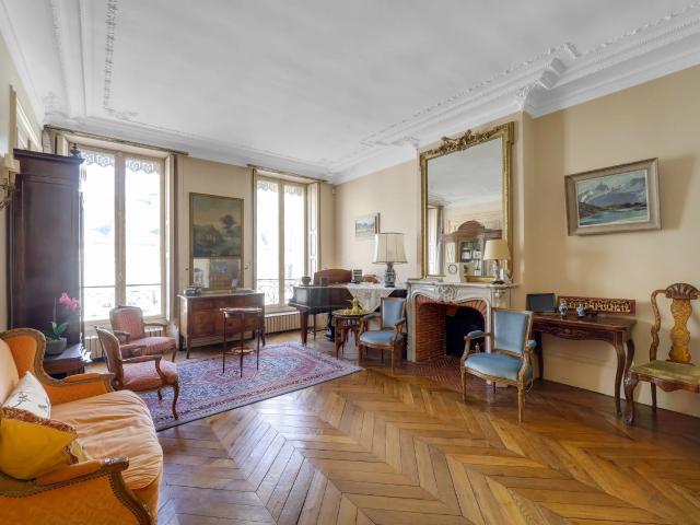 Appartement 7 pièces 195 m²