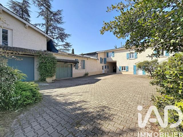 Appartement 7 pièces 196 m²