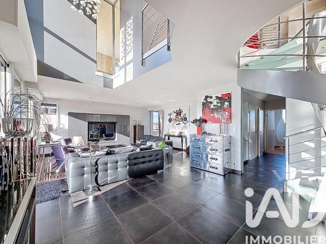 Appartement 7 pièces 198 m²