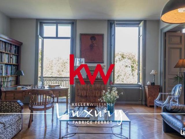 Appartement 7 pièces 200 m²