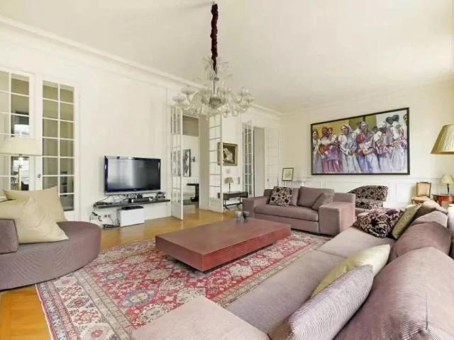 Appartement 7 pièces 200 m²