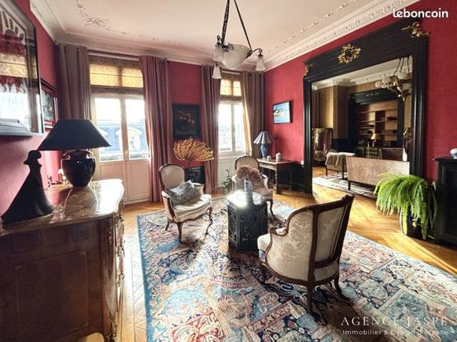 Appartement 7 pièces 200 m²