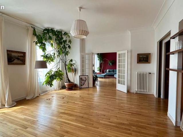 Appartement 7 pièces 201 m²