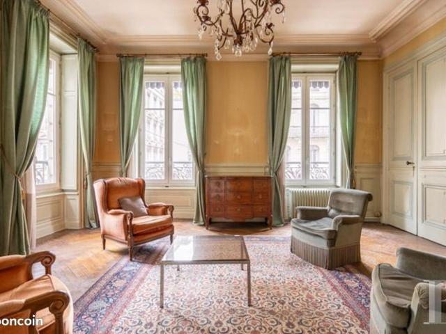 Appartement 7 pièces 202 m²