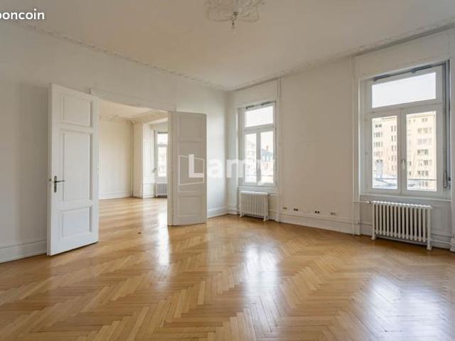 Appartement 7 pièces 203 m²