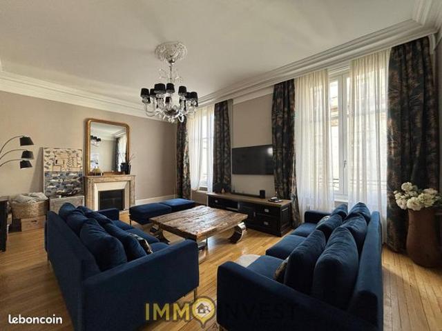 Appartement 7 pièces 205 m²
