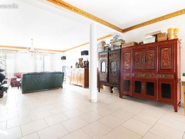 Appartement 7 pièces 205 m²