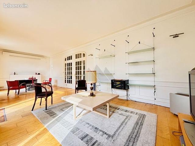 Appartement 7 pièces 210 m²