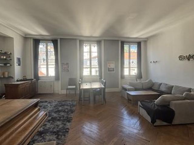 Appartement 7 pièces 211 m²
