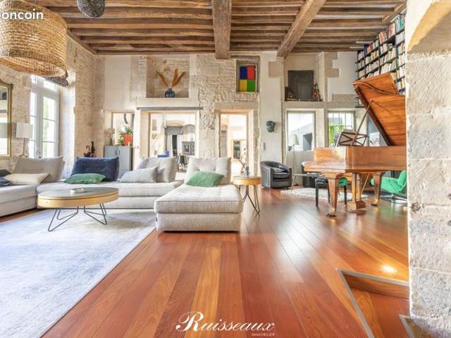 Appartement 7 pièces 216 m²