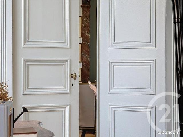 Appartement 7 pièces 216 m²