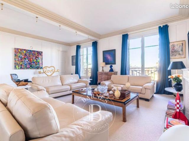 Appartement 7 pièces 216 m²