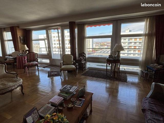 Appartement 7 pièces 217 m²