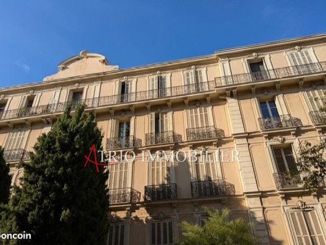 Appartement 7 pièces 220 m²