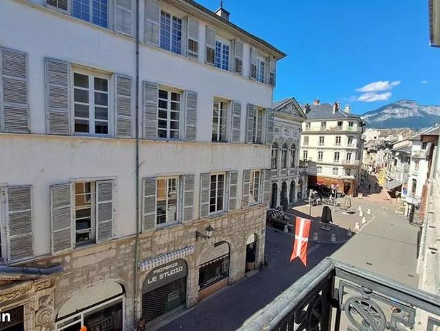 Appartement 7 pièces 220 m²