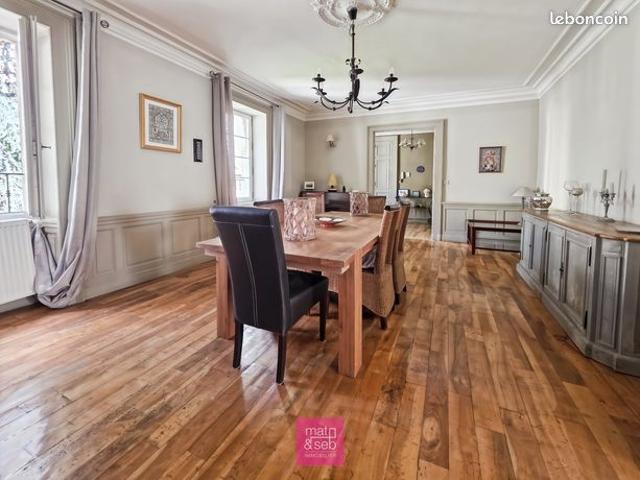 Appartement 7 pièces 224 m²