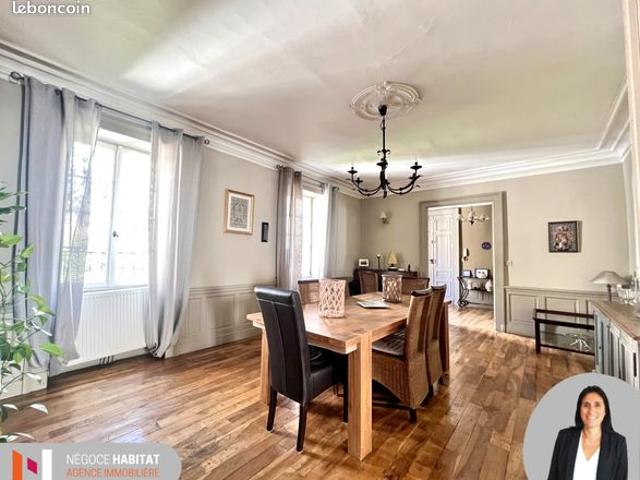 Appartement 7 pièces 225 m²