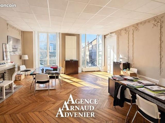 Appartement 7 pièces 225 m²