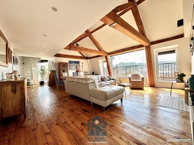 Appartement 7 pièces 226 m²