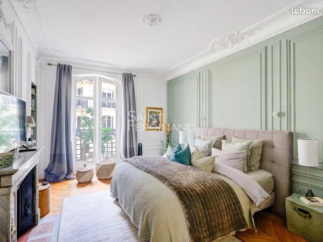 Appartement 7 pièces 226 m²