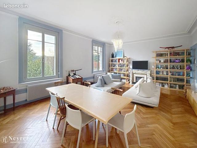 Appartement 7 pièces 229 m²