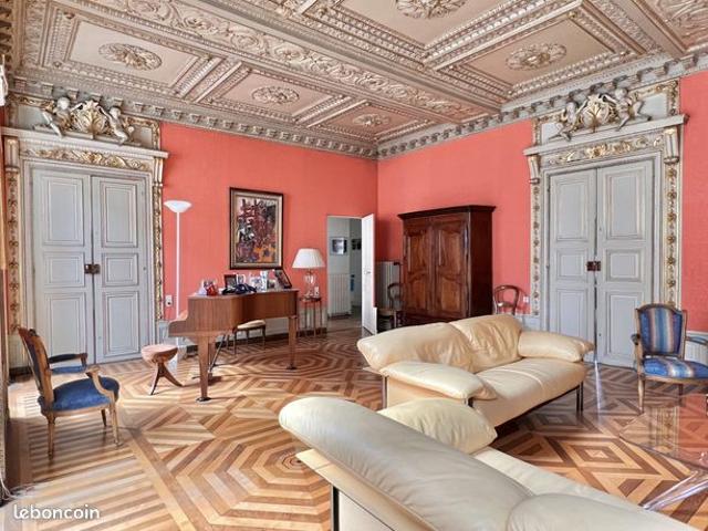 Appartement 7 pièces 232 m²