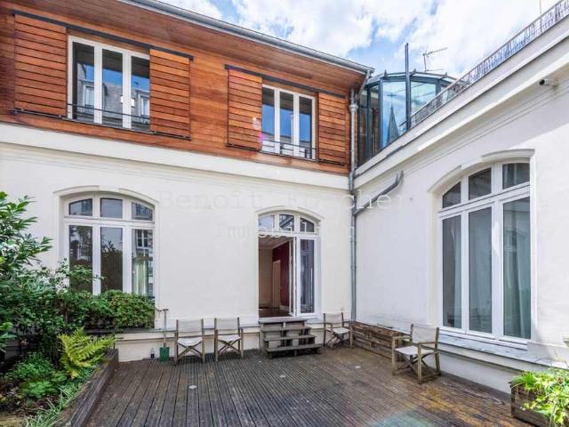 Appartement 7 pièces 232 m²
