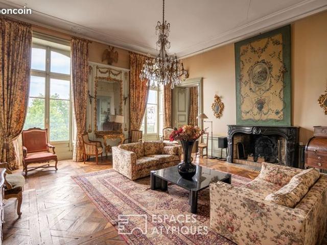 Appartement 7 pièces 235 m²