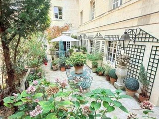 Appartement 7 pièces 240 m²