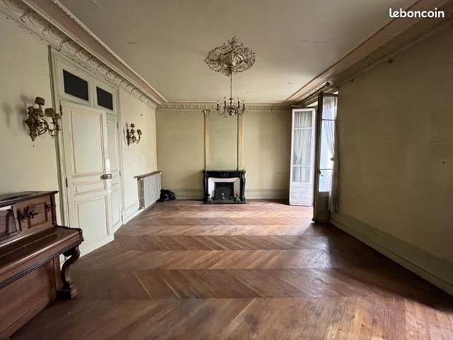 Appartement 7 pièces 252 m²