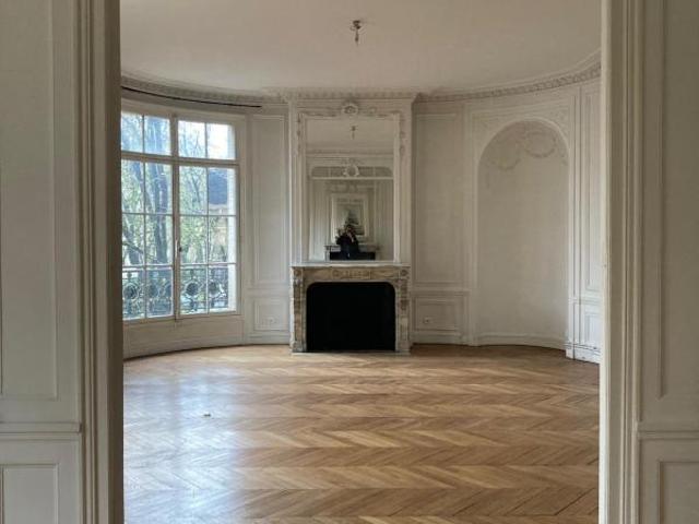 Appartement 7 pièces 252 m²