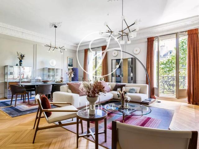 Appartement 7 pièces 260 m²