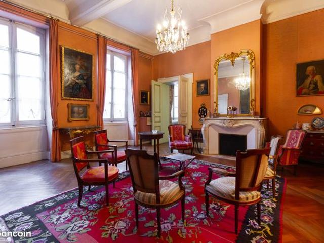 Appartement 7 pièces 261 m²