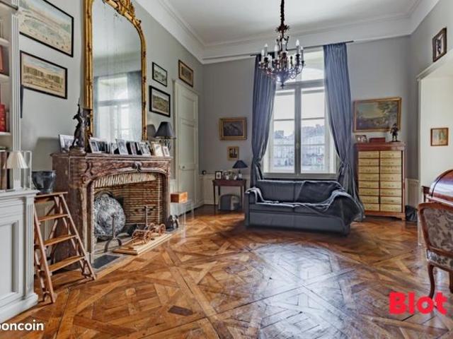 Appartement 7 pièces 263 m²