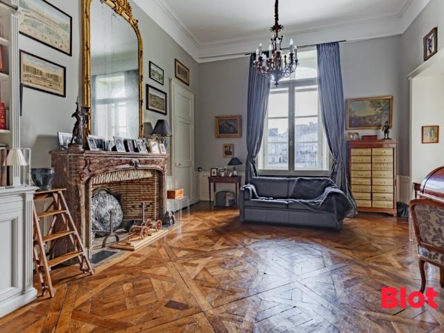 Appartement 7 pièces 263 m²